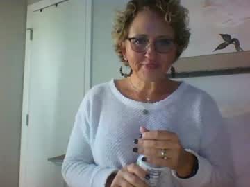 girl Free Webcam Girls Sex with momnxtdoor